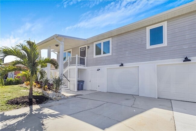 Building Photo - 10697 Holly Rd