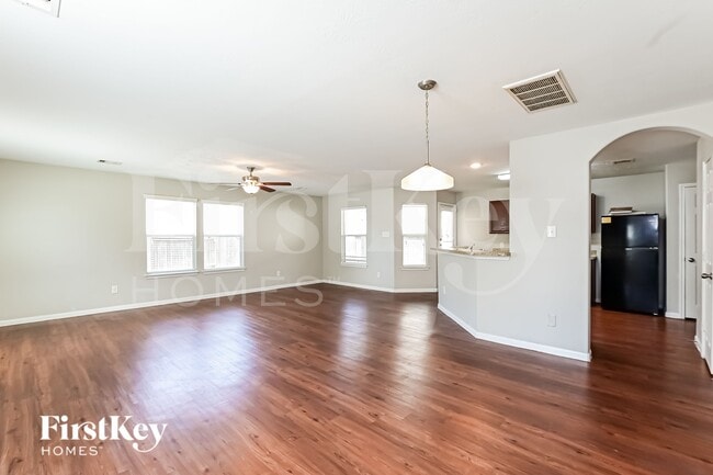 Photo - 886 Sun Prairie Dr