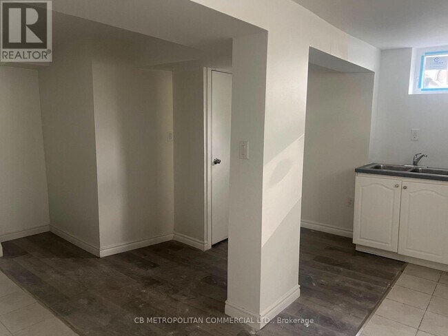 Photo - 110 Marcella St