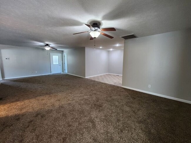Building Photo - 50% Off The Security Deposit for Qualified Applicants On This Large 5 Bedroom, 2 Bathroom Eastsid...