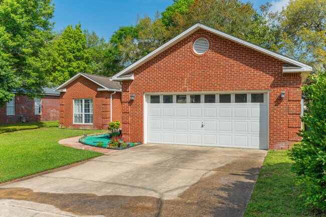 Photo - 1729 Wren Way