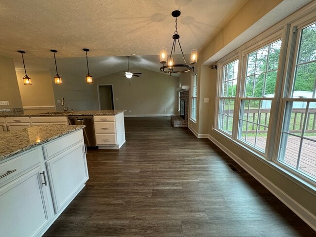 Photo - Beautiful 3 Bed 2 Bath Home in Jack Britt