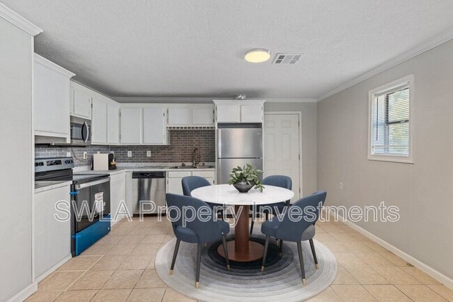 Photo - 535 W Lyons St