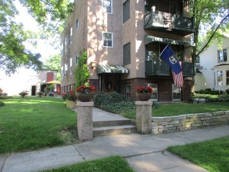 Building Photo - 1107 State St Unit Apartment 3