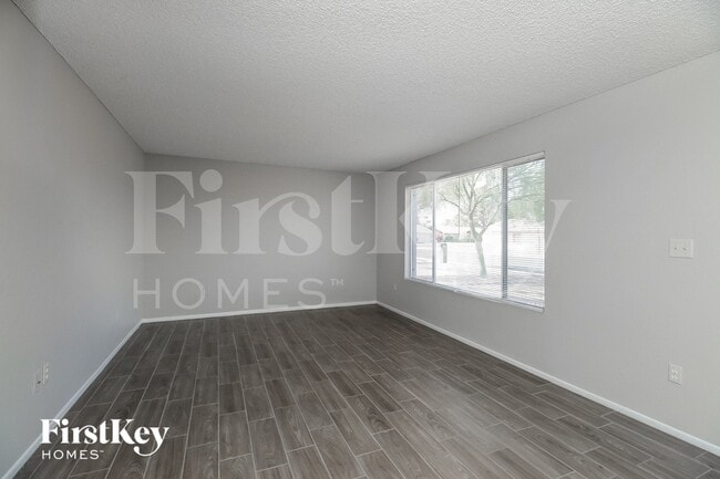 Photo - 5909 S Palm Dr
