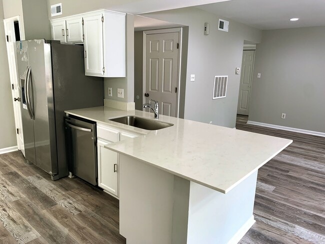 Quartz Countertops - 7224 Winery Ln Unit Brandywine