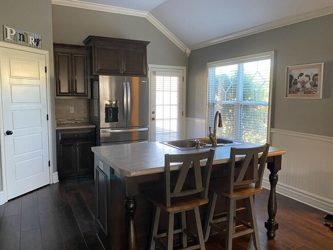 Photo - Beautiful 3BD/2BA home located in Glen Lau...