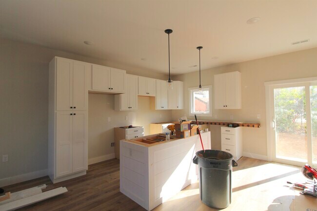 Photo - 395 Effinger St