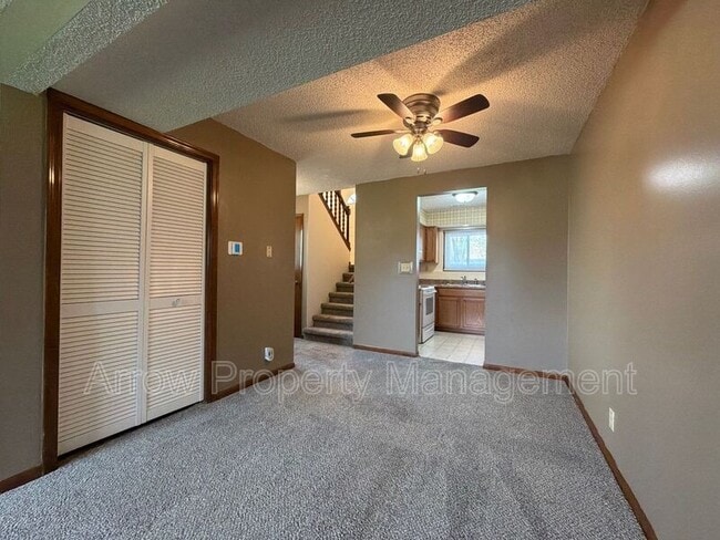 Photo - 5547 S 38th St