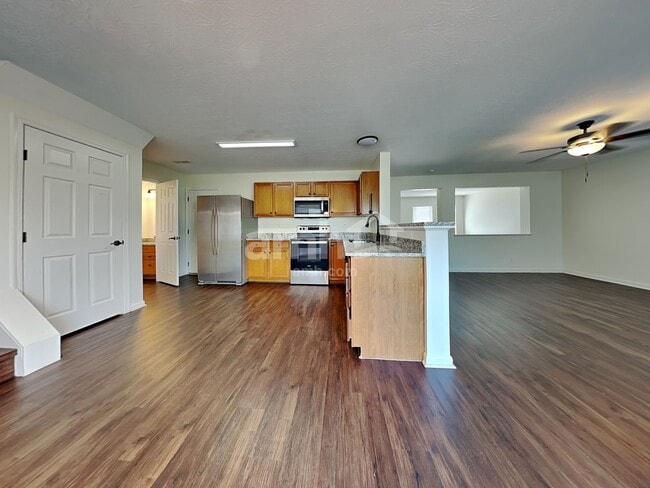 Photo - 1178 Edgewater Way