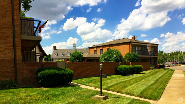 Building Photo - 2440 Tytus Ave Unit D Rental