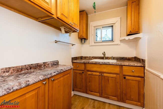 Photo - State St Unit #B