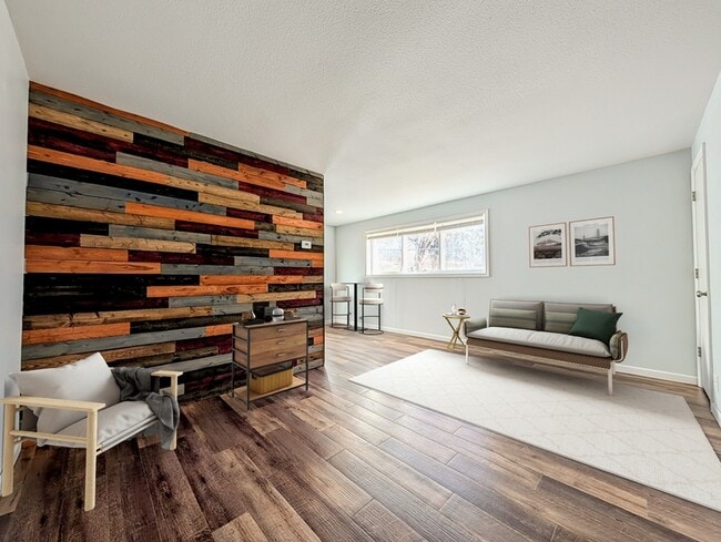 Photo - 306 Central Dr