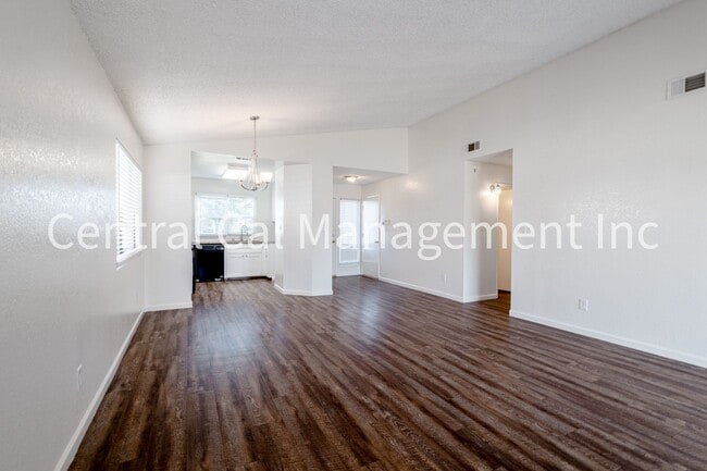 Photo - 3 Bedroom/2 Bath Home in the Southwest - $2295 Per Month!