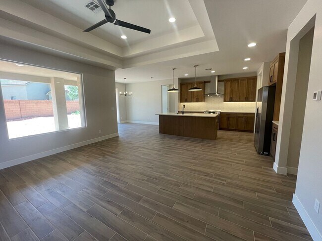 Photo - PET FRIENDLY!!! 4 Bedroom Home next to SAND HOLLOW STATE PARK!!