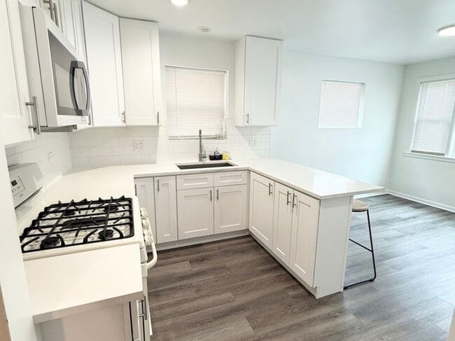 Photo - 2433 N 78th Ave