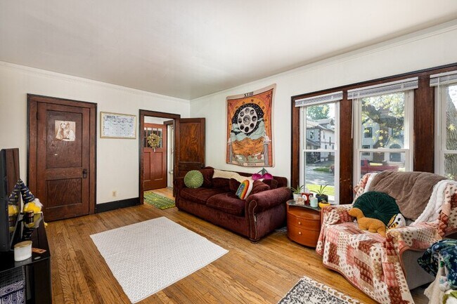 Photo - 711 Granger Ave