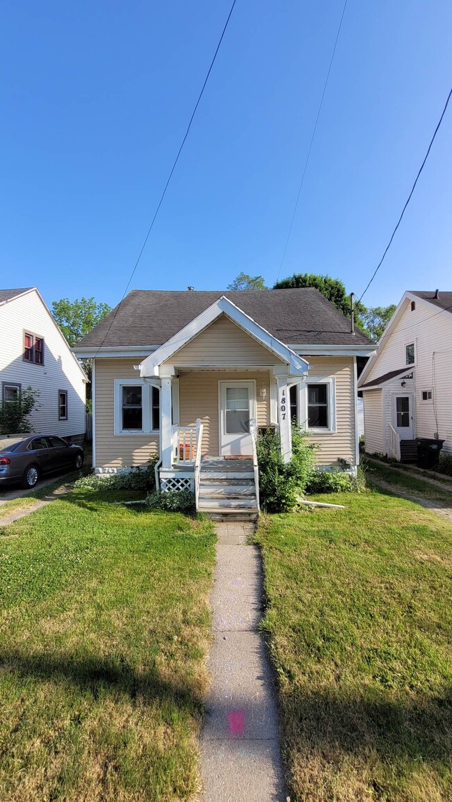 Photo - 1807 Olds Ave House