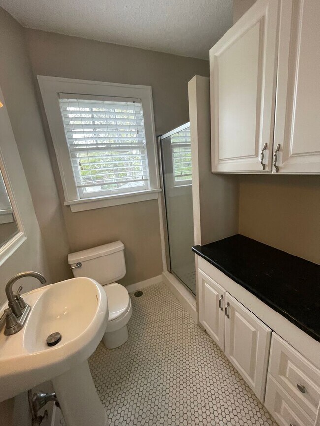 Photo - Beautifully Updated Highland Garage Apartment