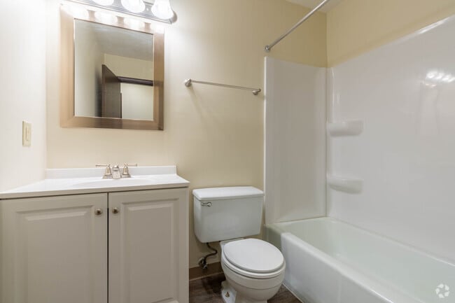 1BR, 1BA - 563SF -Kiser - Bathroom