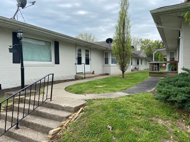 Photo - 413 W Main St Unit 01