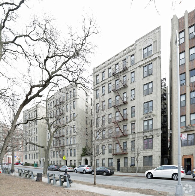 Primary Photo - 155-165 E Mosholu N Apartments