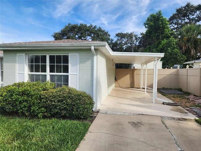 Building Photo - 1903 John Anderson Dr Unit REAR Rental
