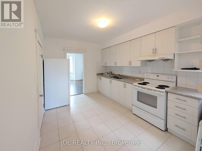 Photo - 1294 Bloor St W