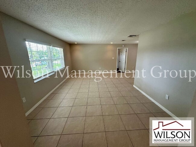 Photo - 620 Lakespur Ln