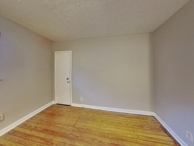 Photo - 1332 Eubanks Ave Unit 2