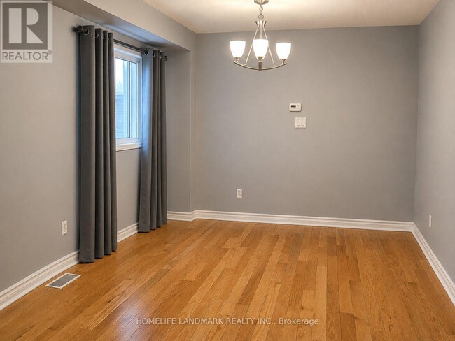 Photo - 16 Torada Ct