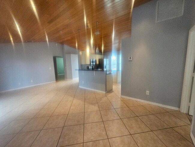 Photo - 4243 SW Utterback St