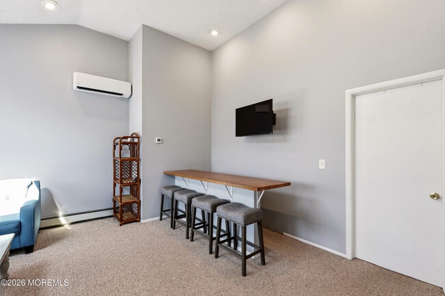 28 Waterview Way Unit Upstairs
