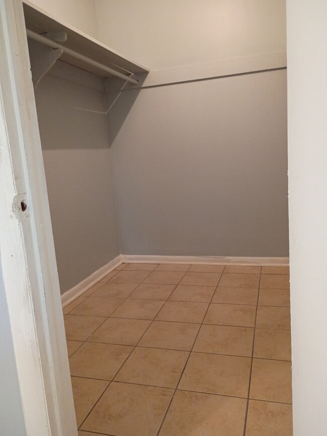 Closet - 1714 S 28th St Unit 1714