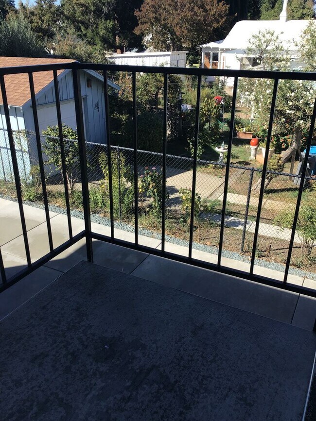 656 Walnut St Unidad 4