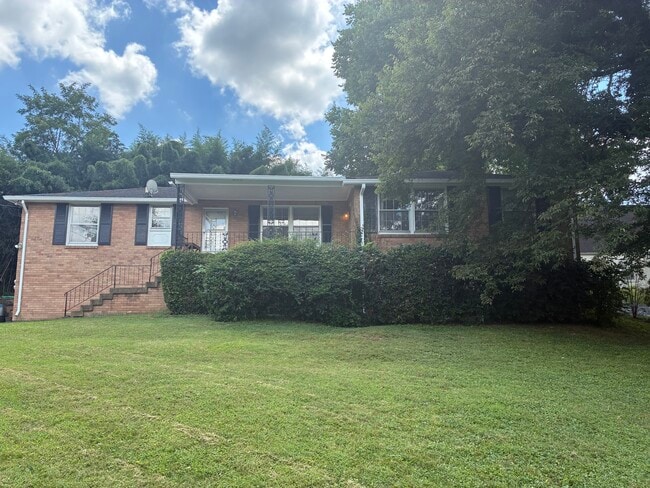 Photo - 804 Crescent Hill Rd