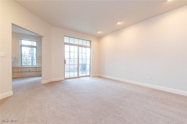 Photo - 3194 Richmond Rd