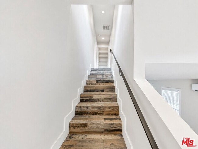 Photo - 1449 W 28th St Unit 1447