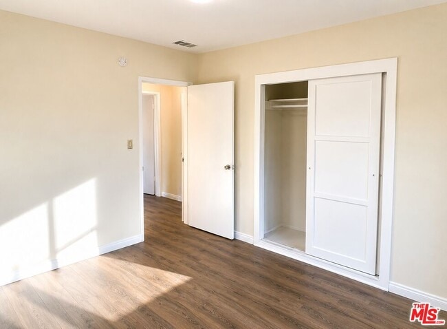 Photo - 7457 Cozycroft Ave
