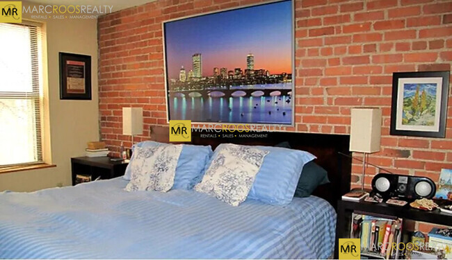 Building Photo - 102 Gainsborough St Unit 302E Rental