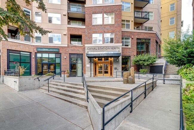 Photo - Must See Ballard Condo!!!
