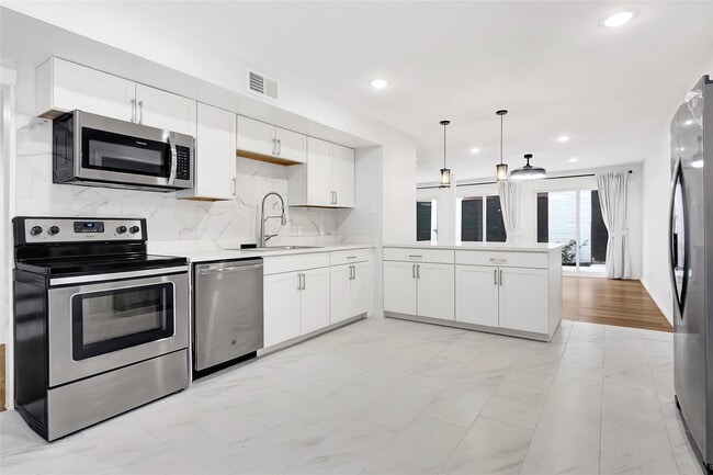 Photo - 7 Briar Dale Ct Unit B