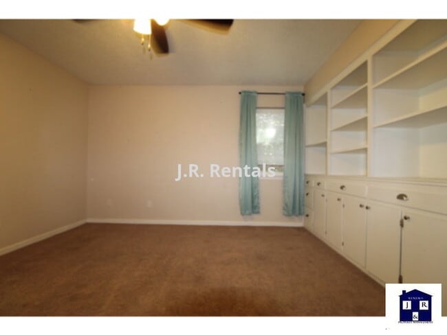 Photo - 616 Manning Dr