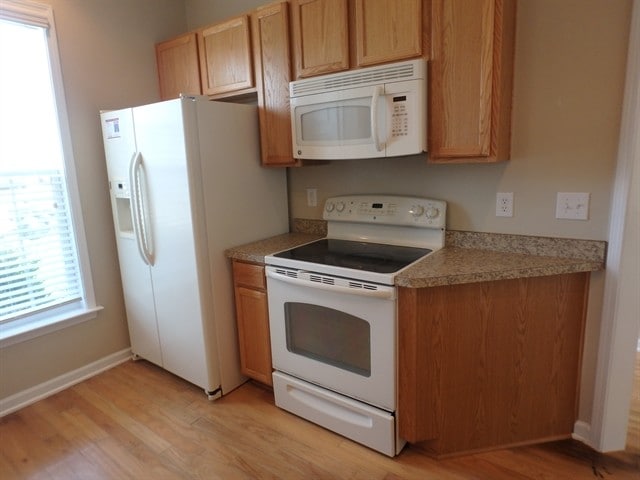 Photo - 216 Haywood Ln