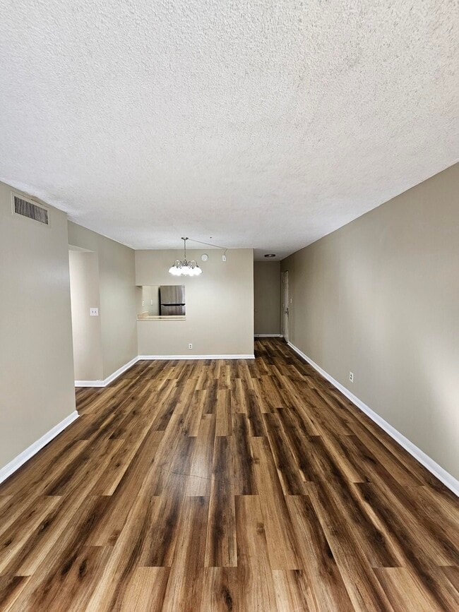 Photo - 1950 N Congress Ave Unidad 207