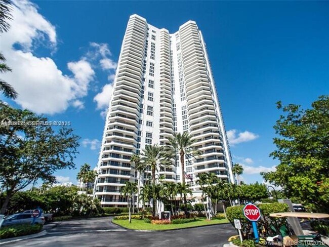 3500 Mystic Pointe Dr