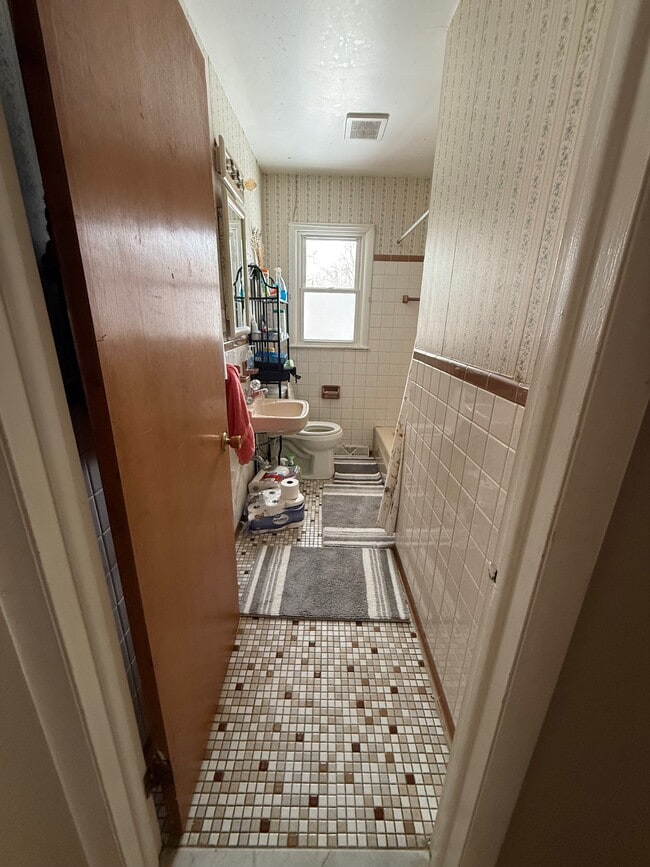 Photo - 7 Apple Blossom Ln