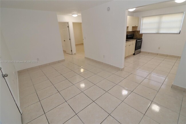 Photo - 1828 NW 19th St Unit 3