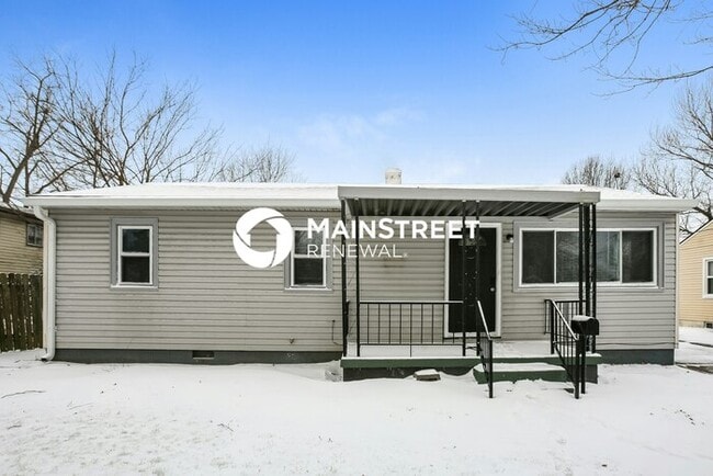 Building Photo - 3 Bedroom Pet-Friendly Home in Indianapolis, IN with Main Street Renewal