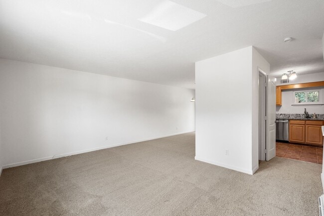 Photo - AVAILABLE FOR EARLY OCTOBER! 2-BEDROOM TOW...